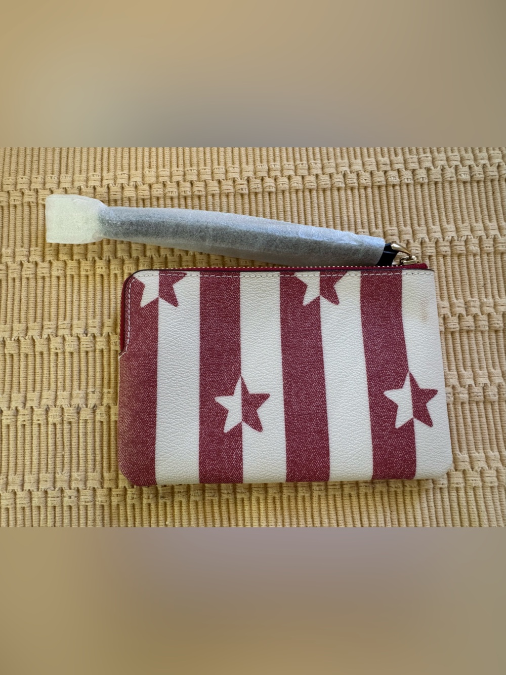 NWT Coach Red and White Star Stripe Wristlet Clutch - Picture 3 of 6